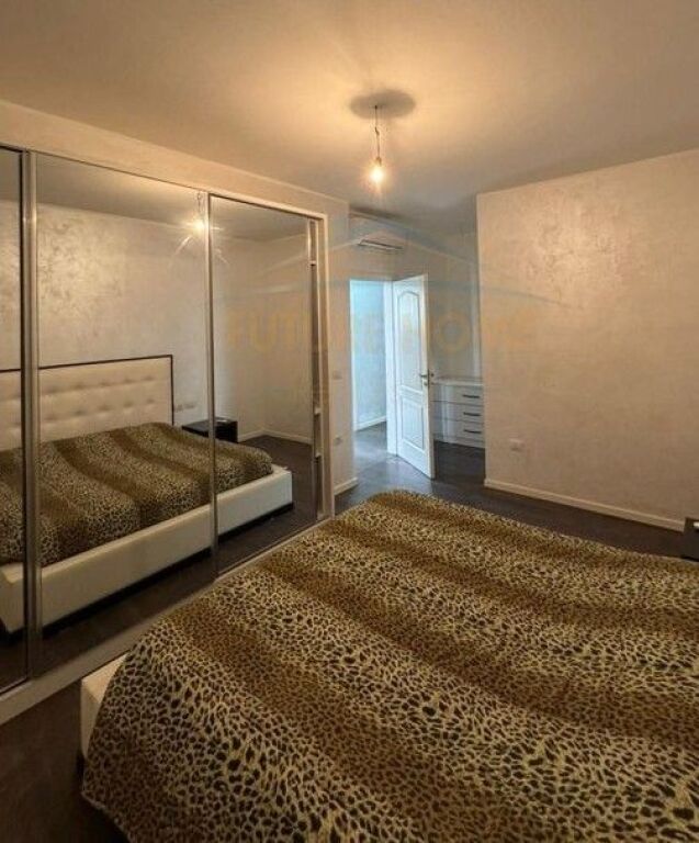 Qera, Apartament 2+1+2+ Post parkimi , Fresk