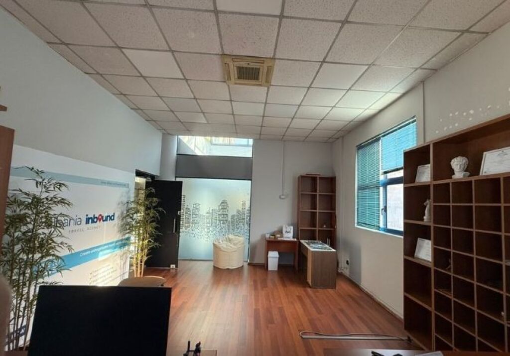 Zyrë Open Space per Qira