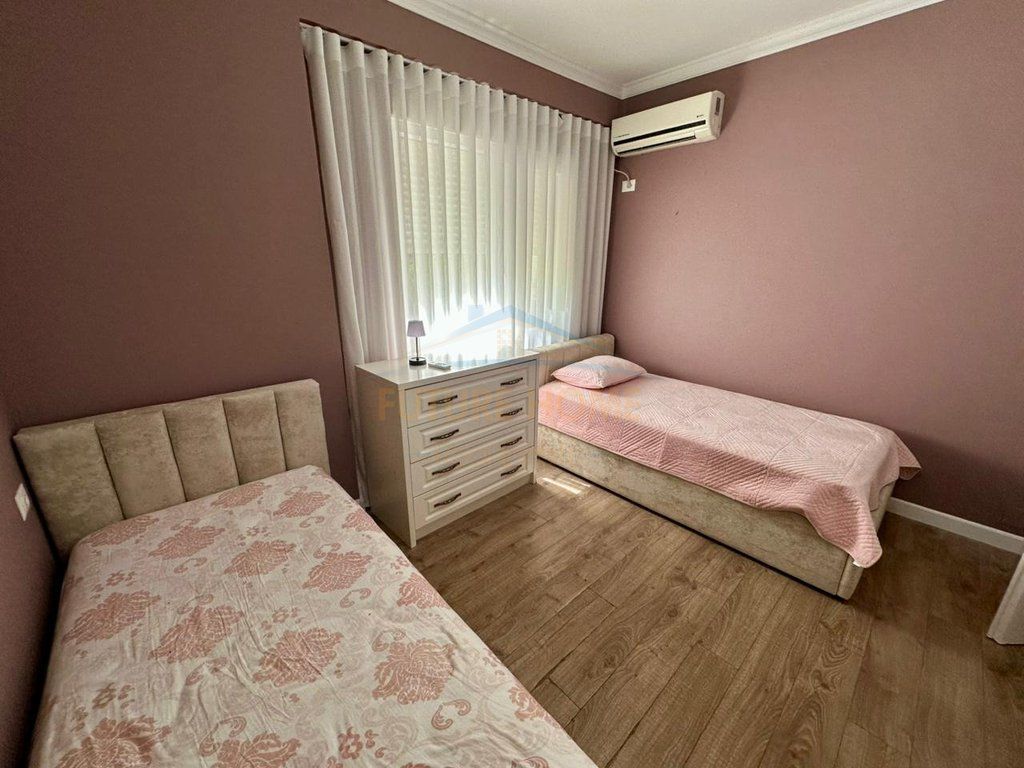 Qera, Apartament 3+1+2, Kopshti Botanik
