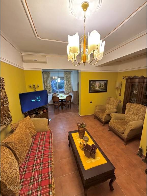 VENDESI APPARTAMENTO 2+1 VICINO AL EX MERCATO ELETTRICO