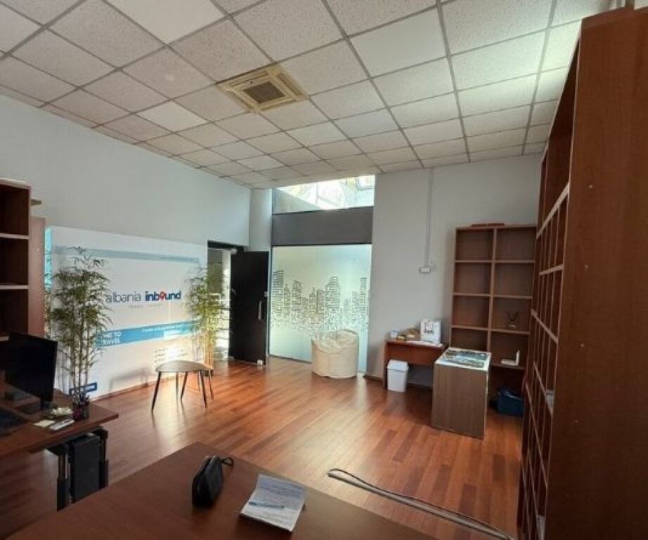 Zyrë Open Space per Qira