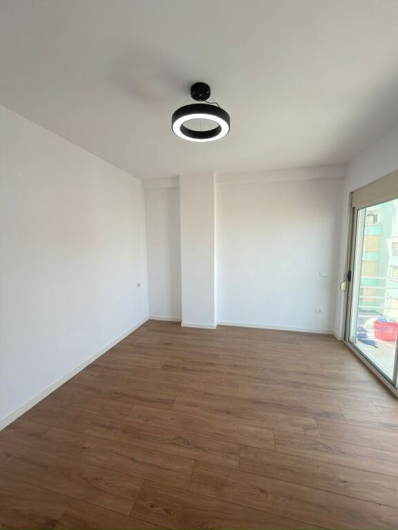 Apartament 2+1, Findacioni Eleonor!