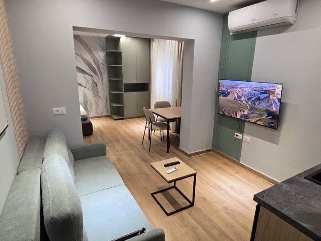 Shiten, 3-Garsoniere, Rruga Mine Peza, Tiranë.