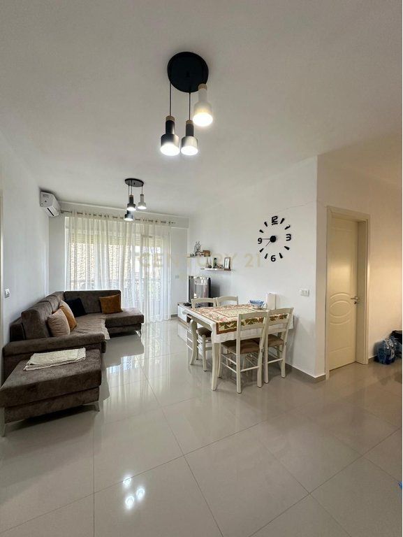 Apartament 2+1 për shitje ne kompleksin Lura 3, Gjiri i Lalzit