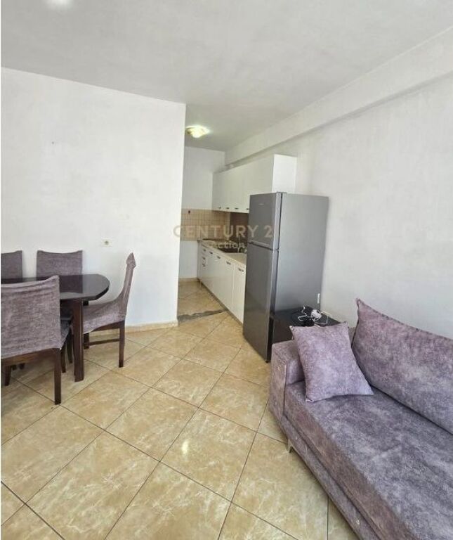 Vendiamo appartamento 1+1, molto vicino al Complesso Magnet