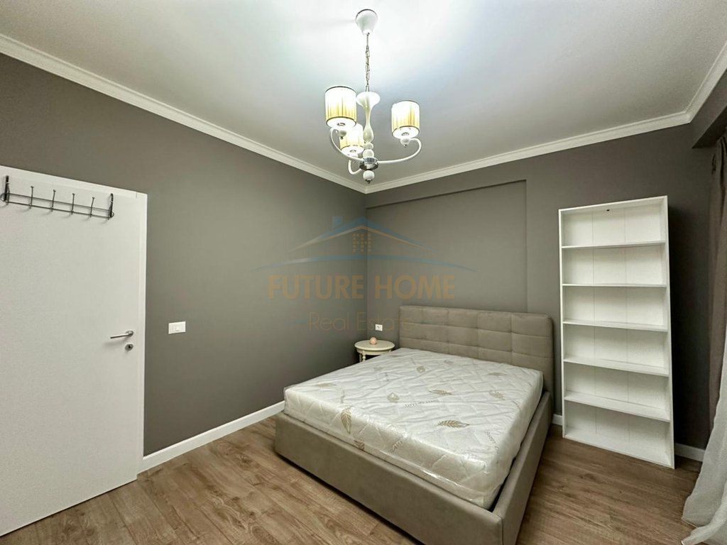 Qera, Apartament 3+1+2, Kopshti Botanik