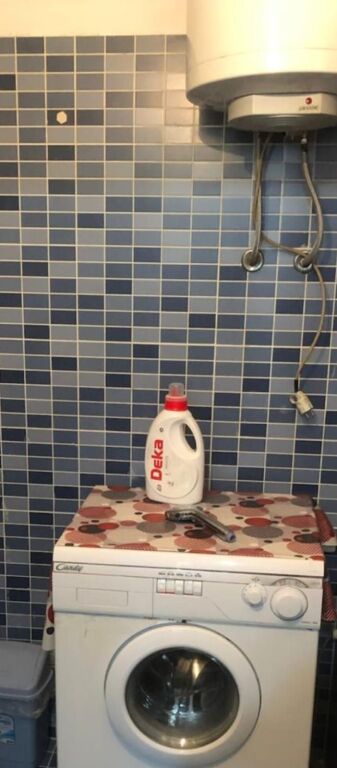 APPARTAMENTO 1+1. 30000 LEKE. VICINO ALLA SCUOLA BAJRAM CURRI