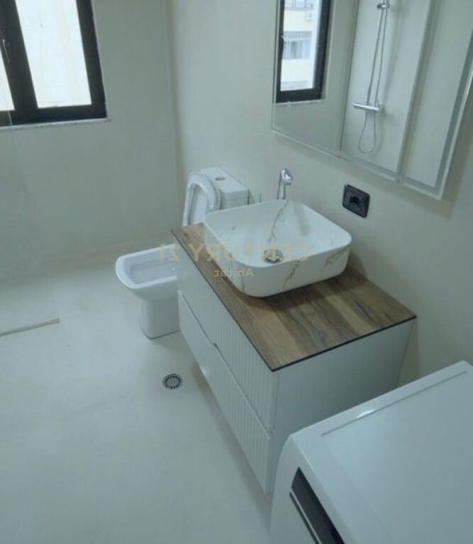 Appartamento in vendita 2+1 e guardaroba, Di fronte a Delijorgji