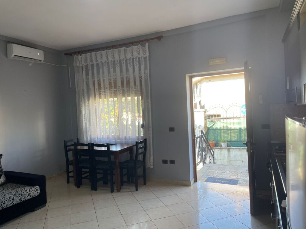 Affittasi in Unaza 2+1+Parcheggio 450 All