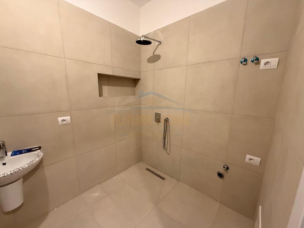 Affitto, Appartamento 2+1+2, Via Barrikadave, Tirana.