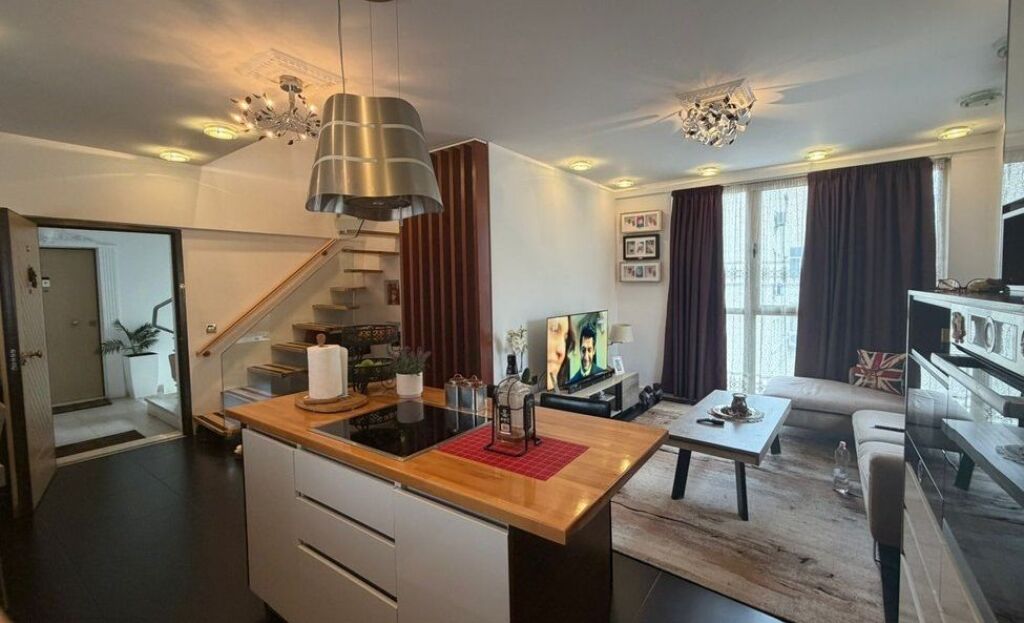 Dupleks me qira , tek Kristali