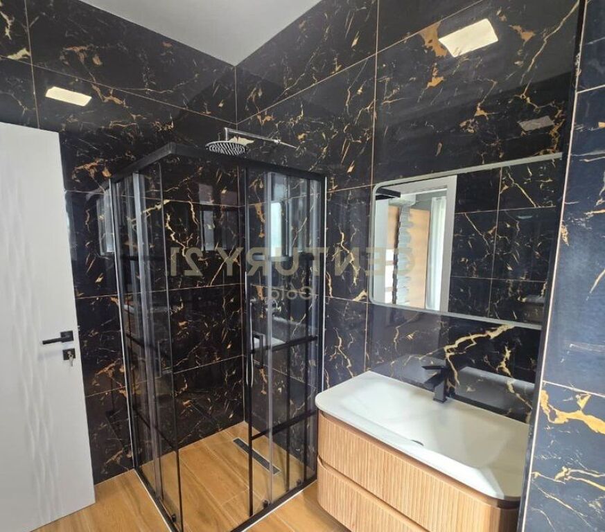 APPARTAMENTO IN AFFITTO 2+1+2+ POSTO AUTO, GIARDINO BOTANICO. 