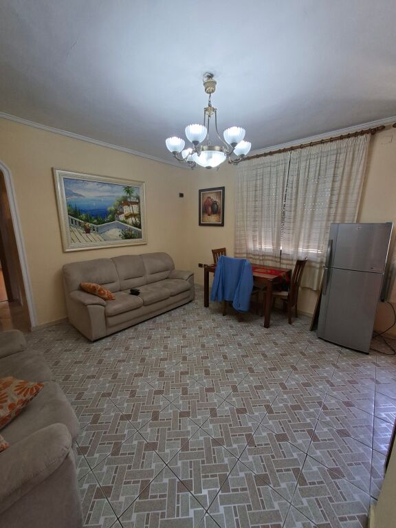 VENDESI APPARTAMENTO 3+1+PAPAFINGO VICINO AL 21 DICEMBRE