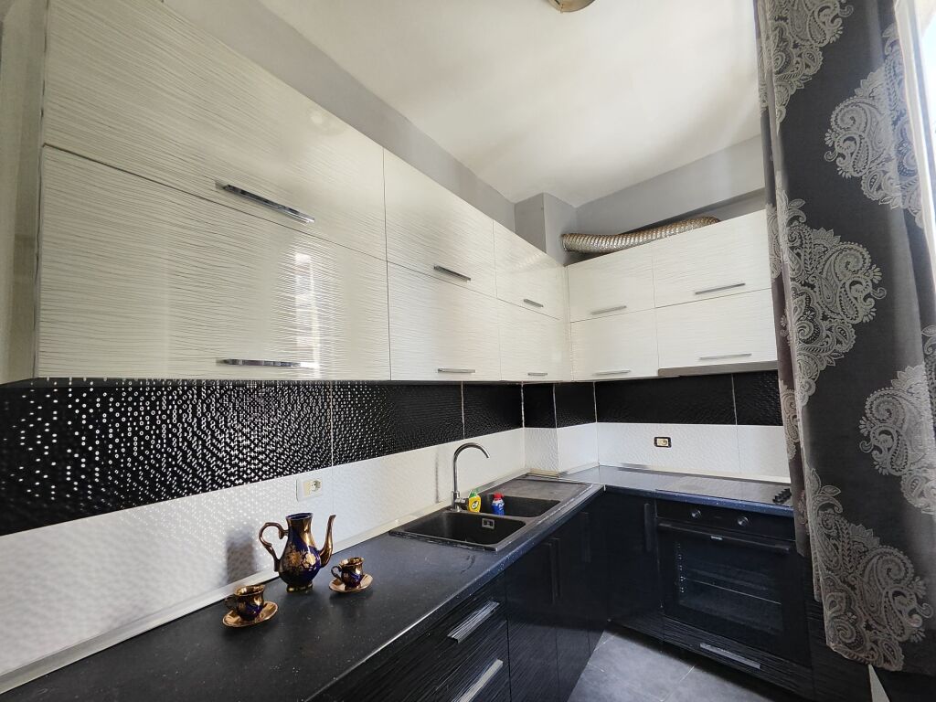 1+1 near Trida Lounge Astir