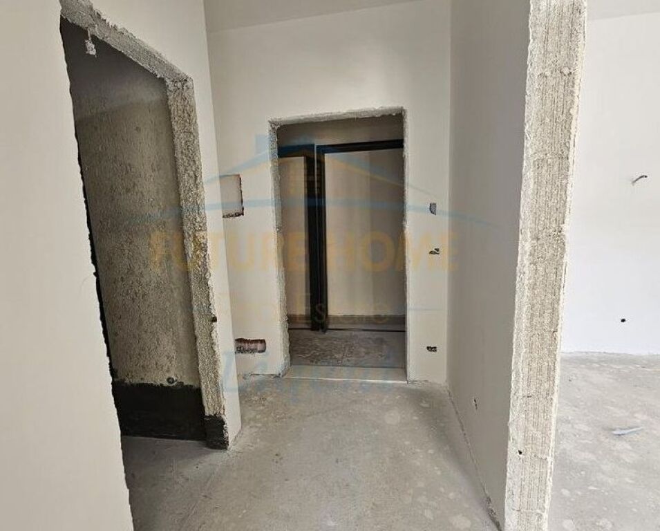 Shitet, Apartament 1+1, Univers City, Tirane.