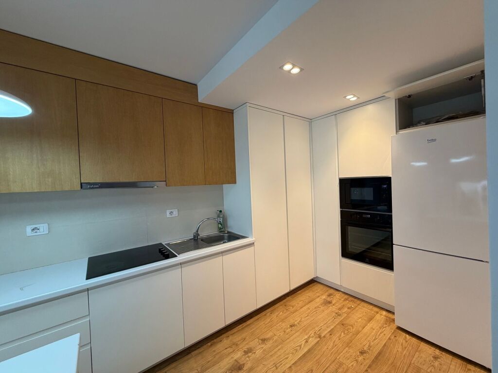 Vilë 3+1+oborr+garazhd me qera në ne TEG - MULLET