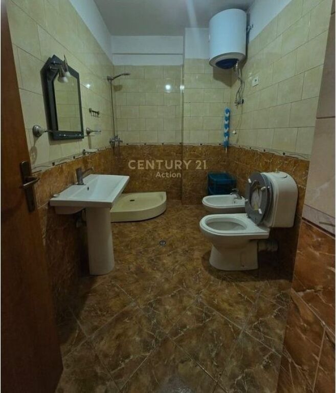 Vendiamo appartamento 1+1, molto vicino al Complesso Magnet