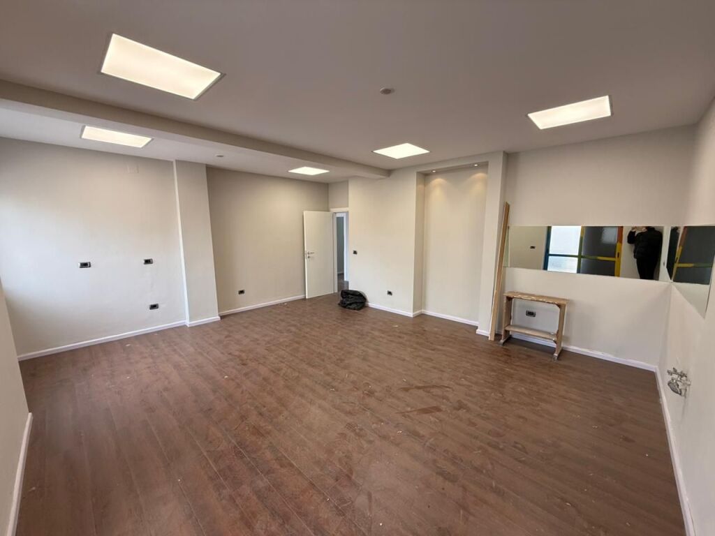 📣 QERA Ambient Zyre (Tipologji 3+1+2) 📍 Ali Dem ✨ 💶 Cmimi 70.000 Leke/Muaj (Neto)