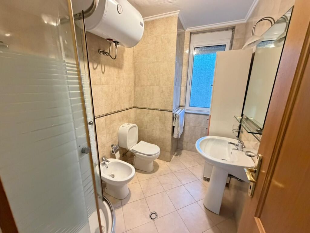 🏡✨ SUPER Apartament me Verandë Gjigande – Sheshi Willson  📍 Rruga Ymer Kurti💶 Çmimi: 285,000 €