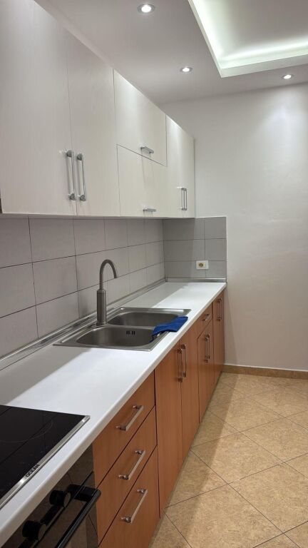 Affitto | Apartament 2 + 1 | Fusha Aviacionit | 600 €/mese
