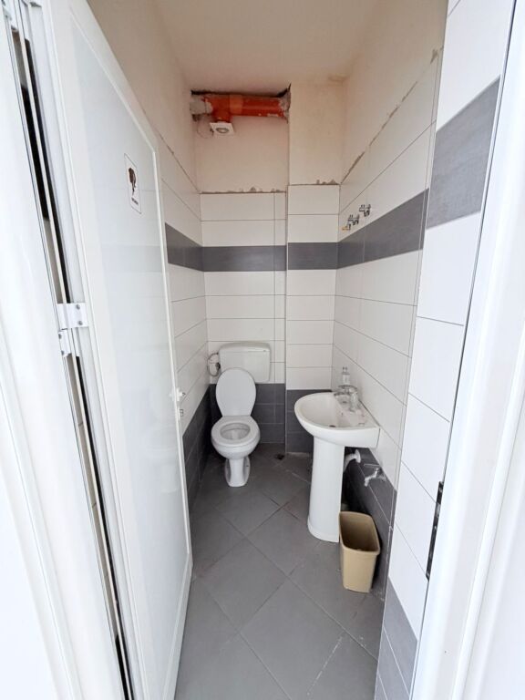 BUSINESS PREMISES FOR RENT IN THE AREA OF THE FORMER BEACH, DURRES