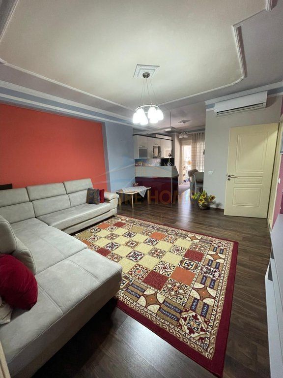 Qira, Apartament 2+1, Unaza e Re