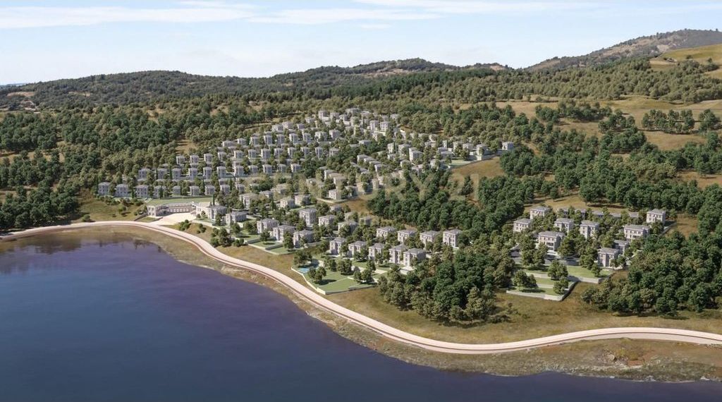 Shitet apartament 2+1+2 me verande tek Rolling Hills Liqeni-Farke!