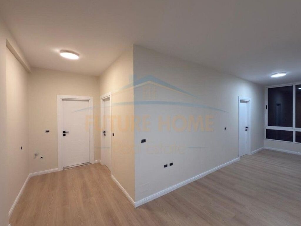 Shitet, Apartament 3+1, Rrugen Rrapo Hekali