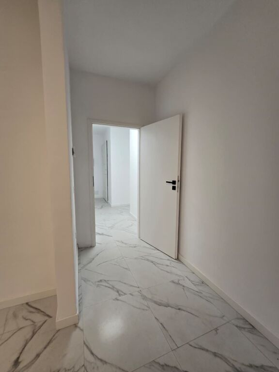 Jepet me qira zyrë,Delijorgj