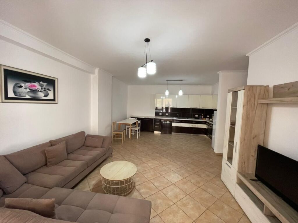 Appartamento 2+1 in affitto ad Astir