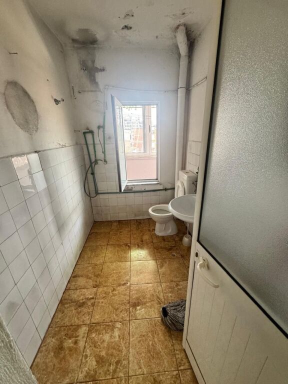 Shitet 2+1 ne Ali Dem te shkolla 1 Maji