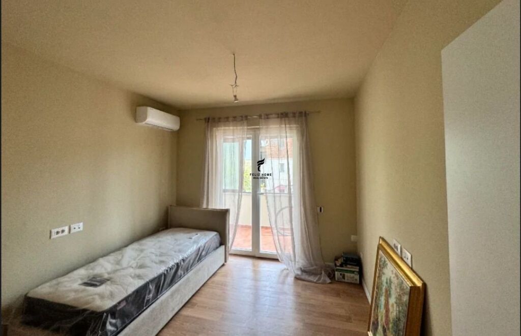 APARTMENT FOR RENT 2+1+2 DURRES STREET 110,000 LEKE FH-69307