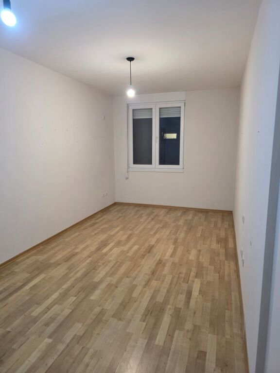 For rent 2+1+2 empty CONTACT FROSINA PLAKU 700€