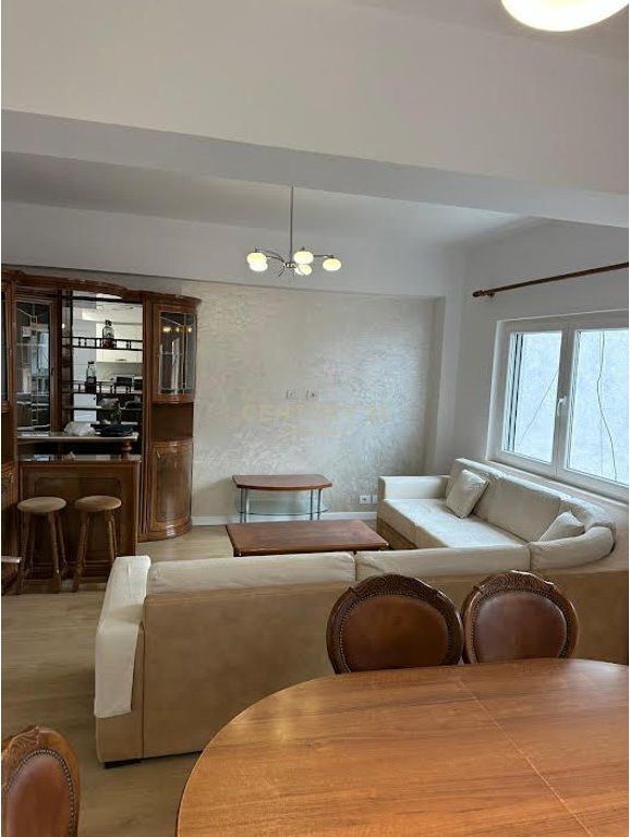 2+1 Per shitje prane Markates