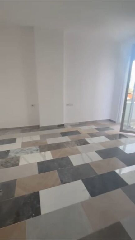 APARTAMENT 2+1+2 NE SHITJE TE PALLATET E VERDHA