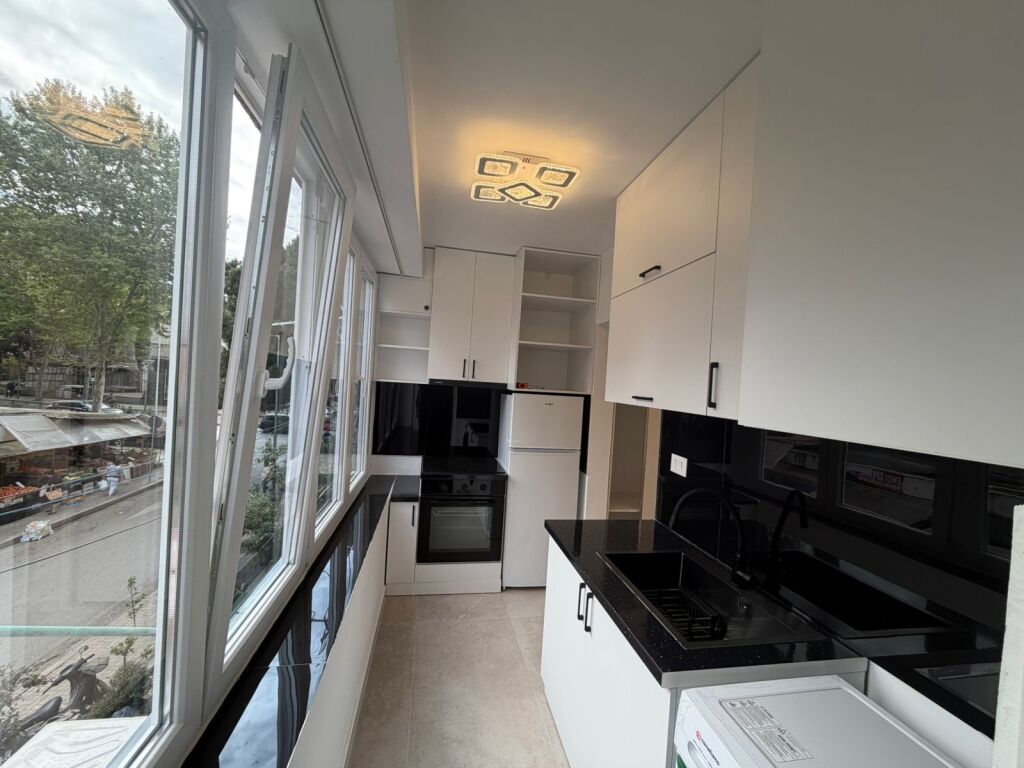 Monolocale in vendita vicino all'ex ristorante di Durazzo