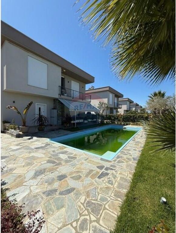 Vilë - Për Shitje - Gjiri i Lalzit, Durrës(ID: 530481001-1039)