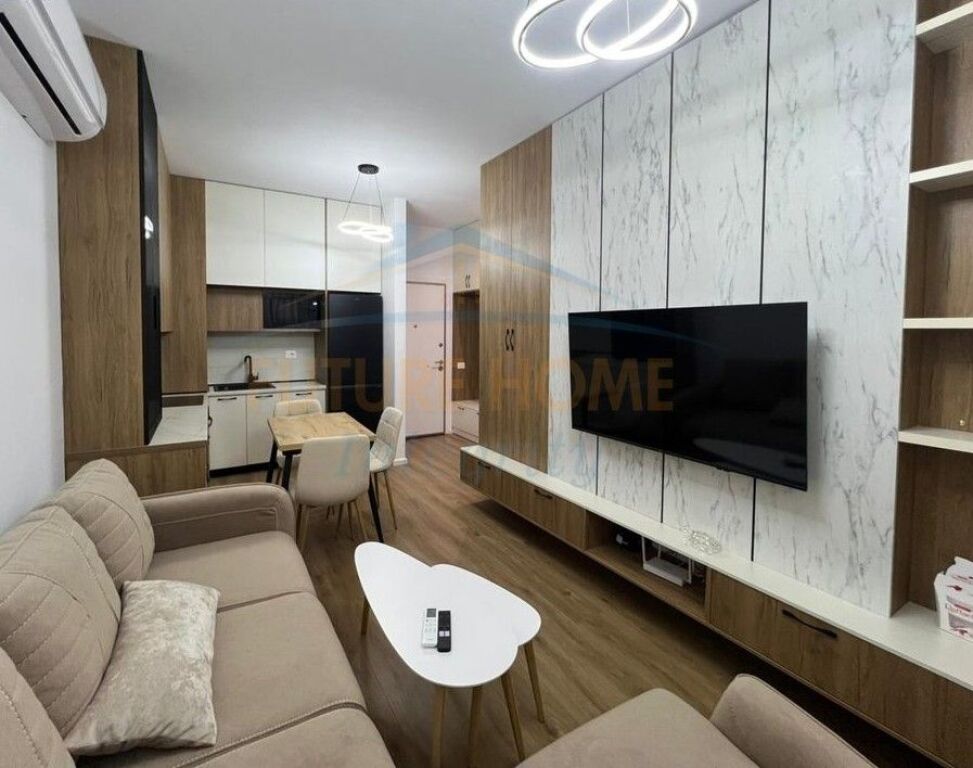 Affitto, Appartamento 1+1, Complesso Kadiu, Tirana.