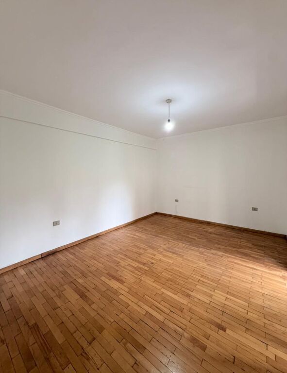 APARTAMENT 3+1 ME QERA NE QENDER