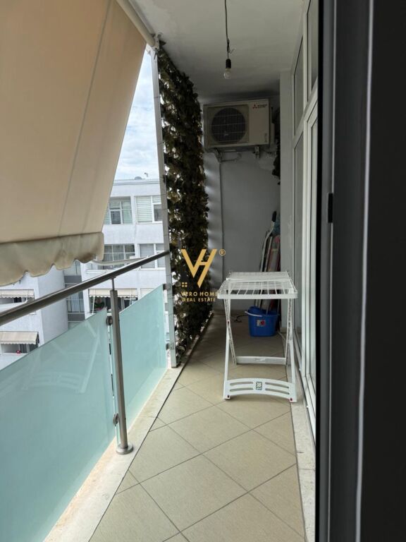 AFFITTASI APPARTAMENTO 1+1+BLK IN AFFITTO PRESSO IL COMUNE DI PARIGI 700 EURO