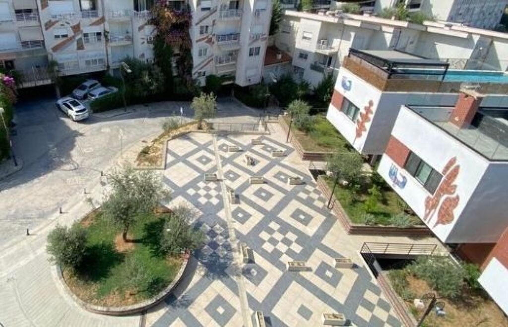 WE SELL LUXURY SUPER DUPLEX 3+1+2+2 VERANDA + STORAGE AND 2 PARKING SPOTS