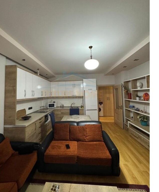 Qera,Apartament Fresk