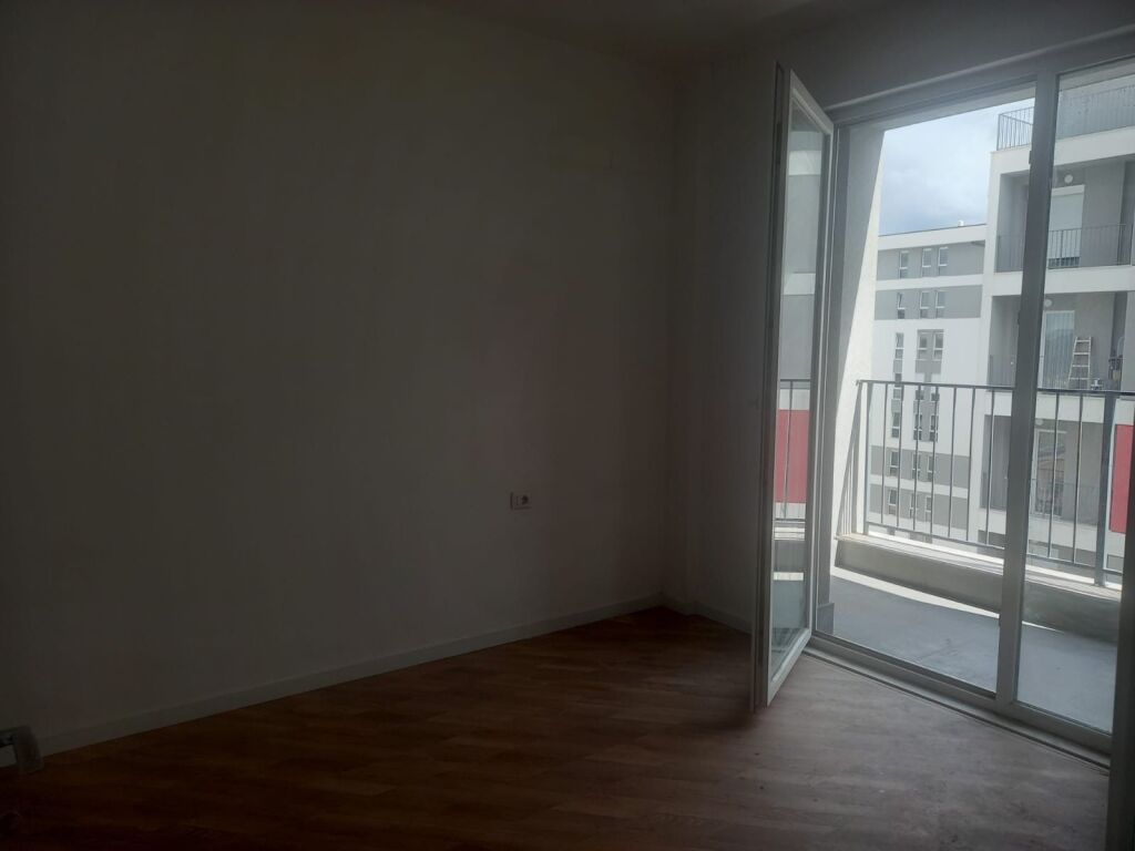 Jepet me qira 1+1 bosh UNIVERS CITY 300 mije leke