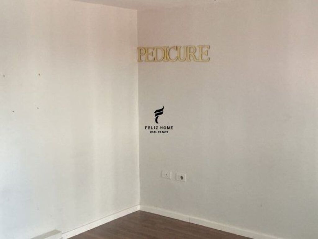 DYQAN ME QERA 32 M2 RRUGA E DURRESIT 55.000 LEKE FH-69290