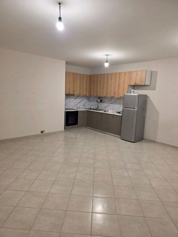 For rent 2+1+2 empty CONTACT FROSINA PLAKU 700€