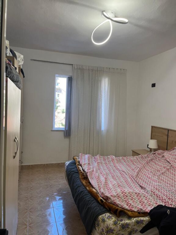 🏡 Apartament 1+1 me qira pranë Poligrafikut – Tiranë