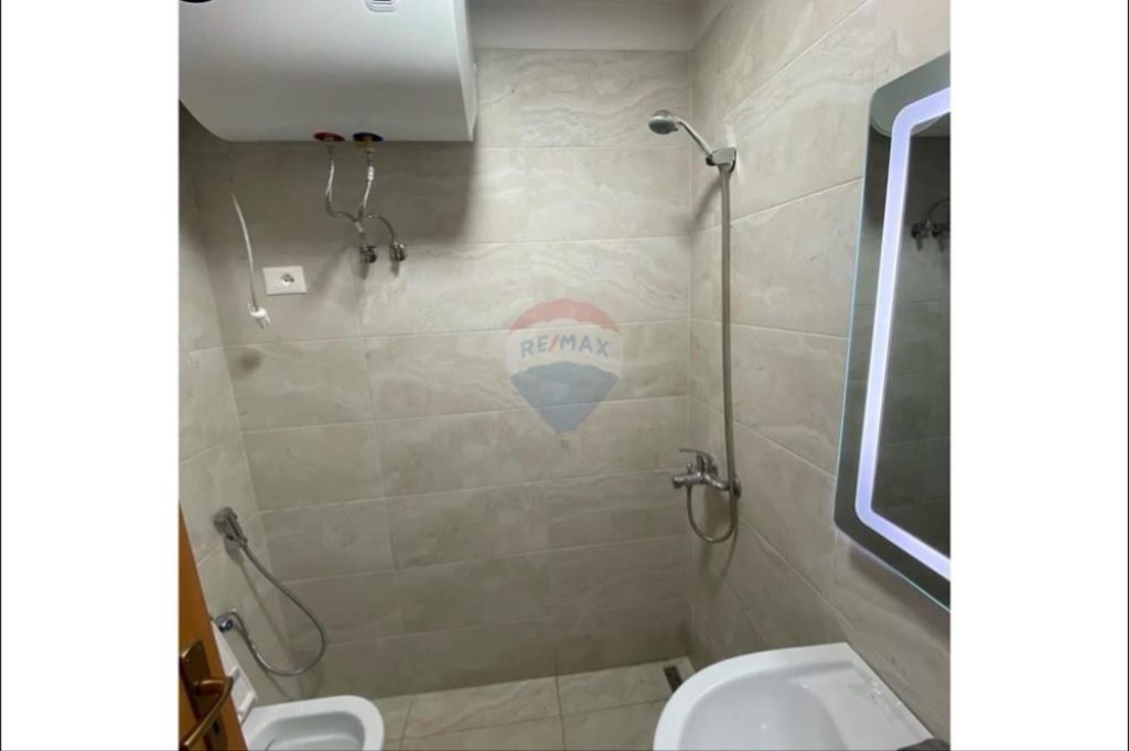 Apartament per qera 1+1 tek Pallati me Shigjeta