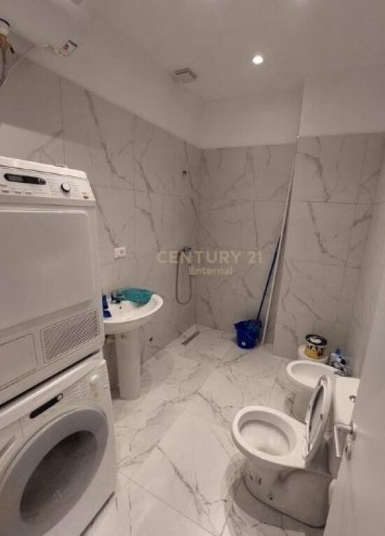 Vendesi Moderno 1+1 in vendita