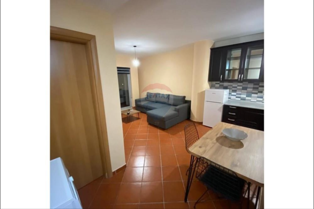 Apartament per qera 1+1 tek Pallati me Shigjeta