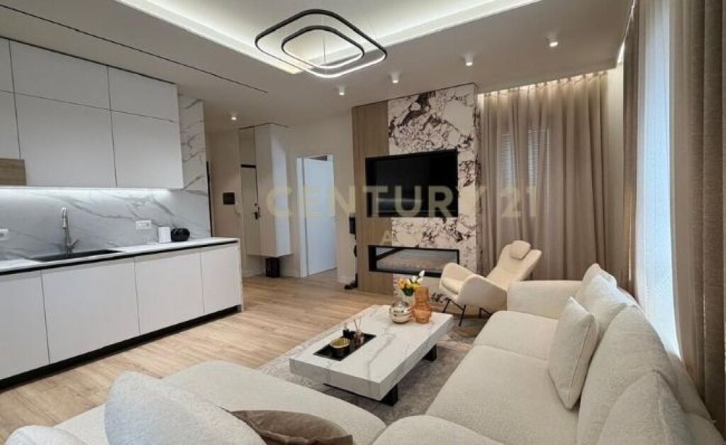 Shitet super apartament 1+1